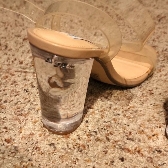 NEW Steve Madden  womens clear block heels - Picture 2 of 3